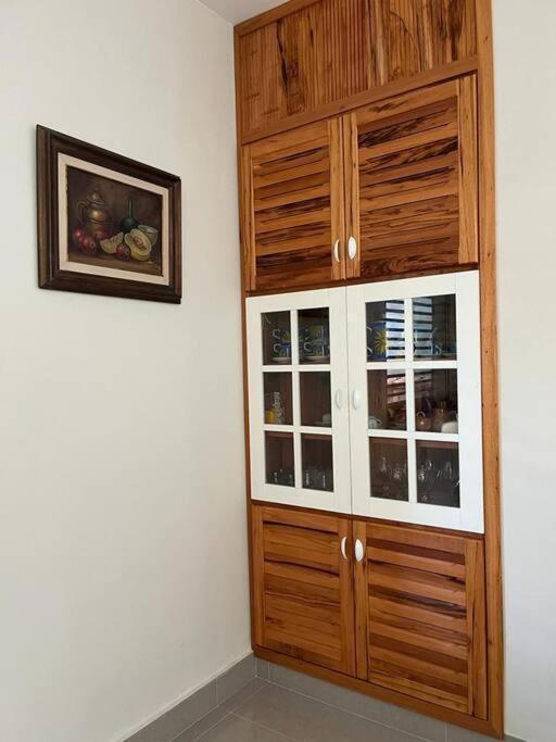 Casa de férias Casa Dentro Cond. Tenorio A 50mts Pe Areia, Terrea, Ar Cond Split, Area Gourmet, Cervejeira Ubatuba