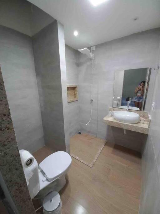 Casa Dentro Cond. Tenorio A 50mts Pe Areia, Terrea, Ar Cond Split, Area Gourmet, Cervejeira * Ubatuba